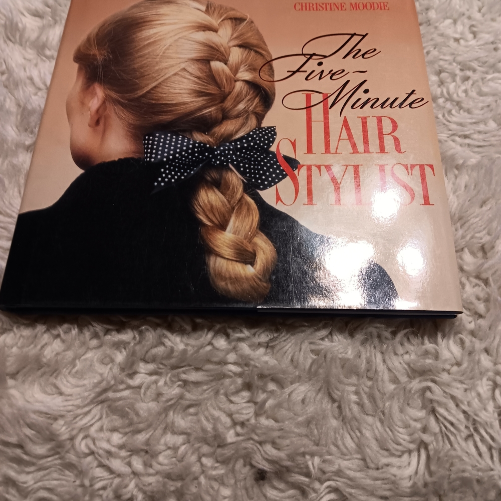The Five-Minute Hair Stylist by